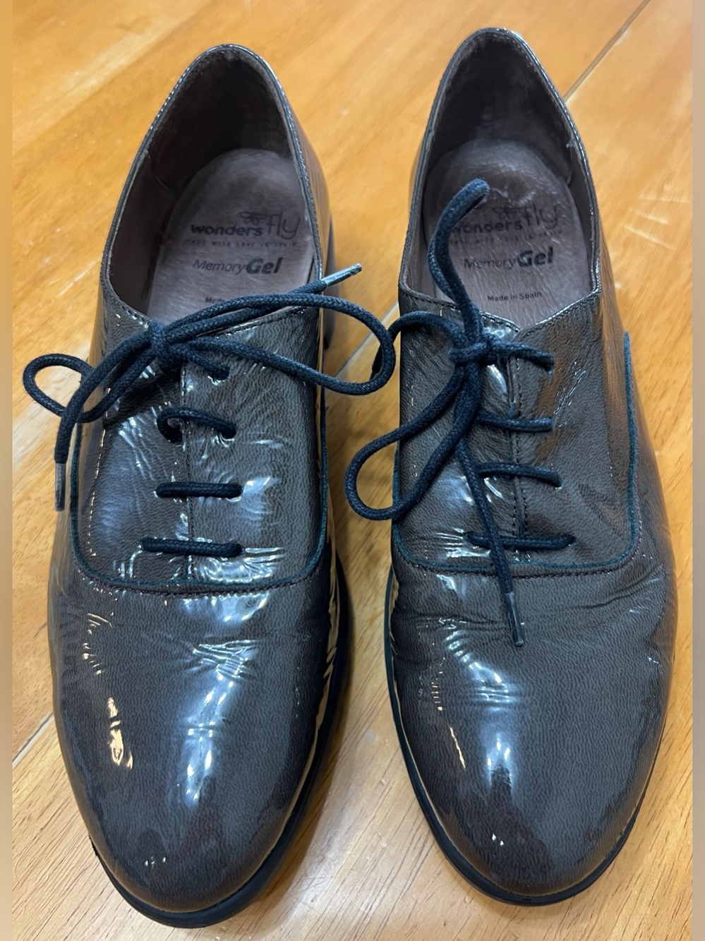 Wonders Fly Olive Green Patent Leather Platform Oxford, Size 7.5. Made in Spain